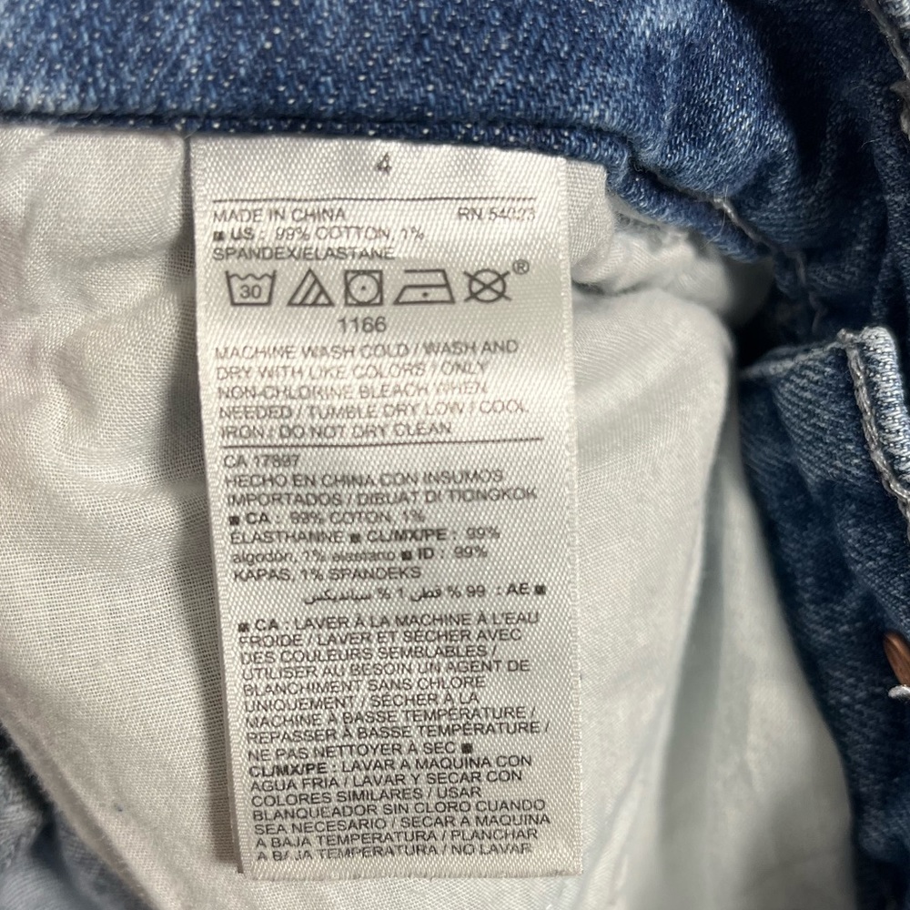 Old Navy Boyfriend Distressed Denim Shorts Size 4 - Picture 5 of 9